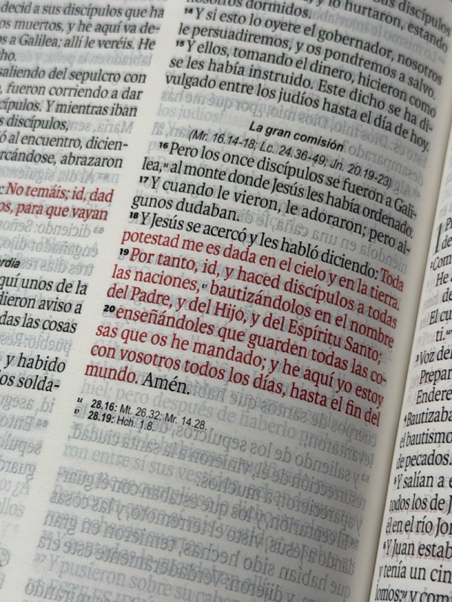Biblia Reina Valera 1960 Exquisita – Con Concordancia – Letra 11 pts – 14x22 cm – Tapa PU – Impacto Floral – Con Manija y Broche