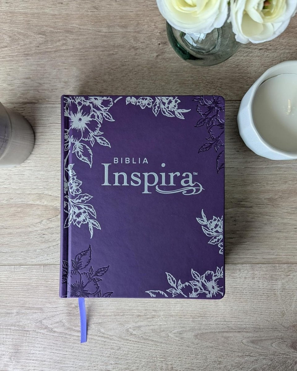 Biblia Nueva Traducción Viviente (NTV), Letra 8,25 Pt, 16×21, Inspira, Con Filament, Tapa Dura, Púrpura