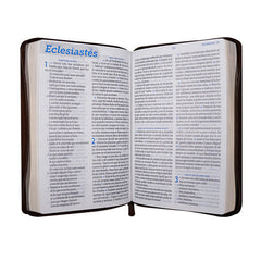 Biblia Traducción en Lenguaje Actual – 066 – Letra 11 pts – 14x21 cm – Palabras de Jesús en Rojo – Cierre – Tapa PU Marron