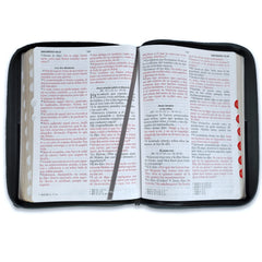 Biblia Reina Valera 1960 – 085 – Con Concordancia – Letra 15 pts – 19x25 cm – Cierre con Índice – Negro/Gris – León