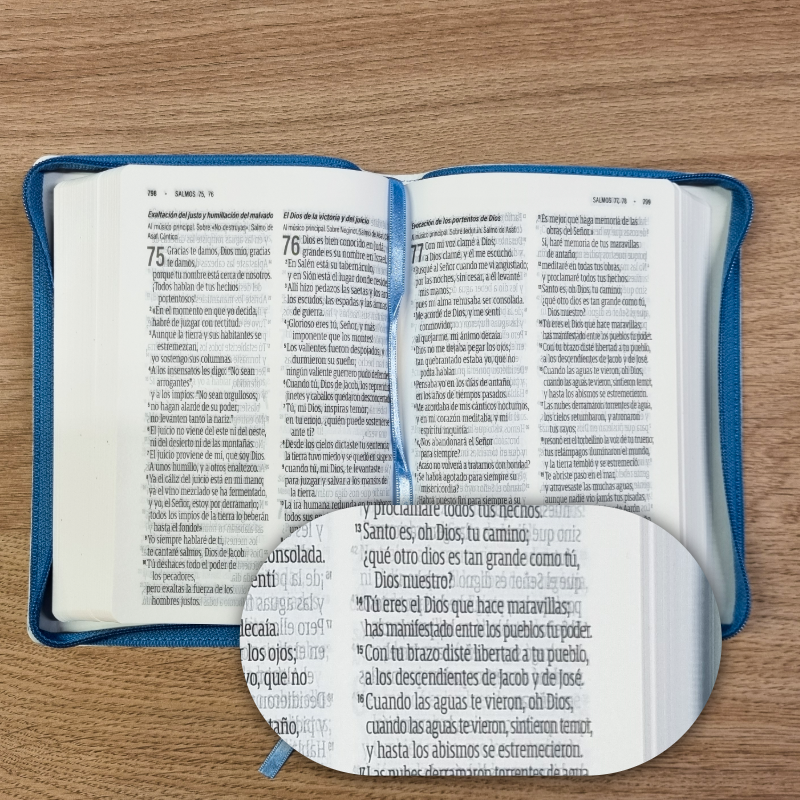 Biblia Reina Valera Contemporánea – Tapa Vinil Blanca, con Cierre, Concordancia, Palabras de Jesús en Rojo, Letra 13 Puntos