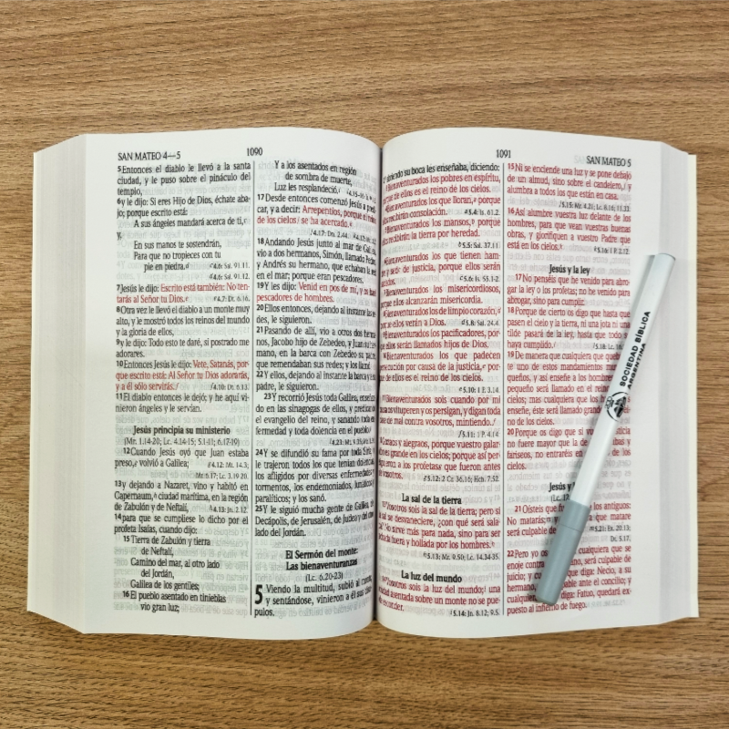Biblia Reina Valera 1960 – Tapa Vinilo Vino Canto Blanco, Concordancia, Palabras de Jesús en Rojo, 14 x 20 cm, Letra 12 Puntos