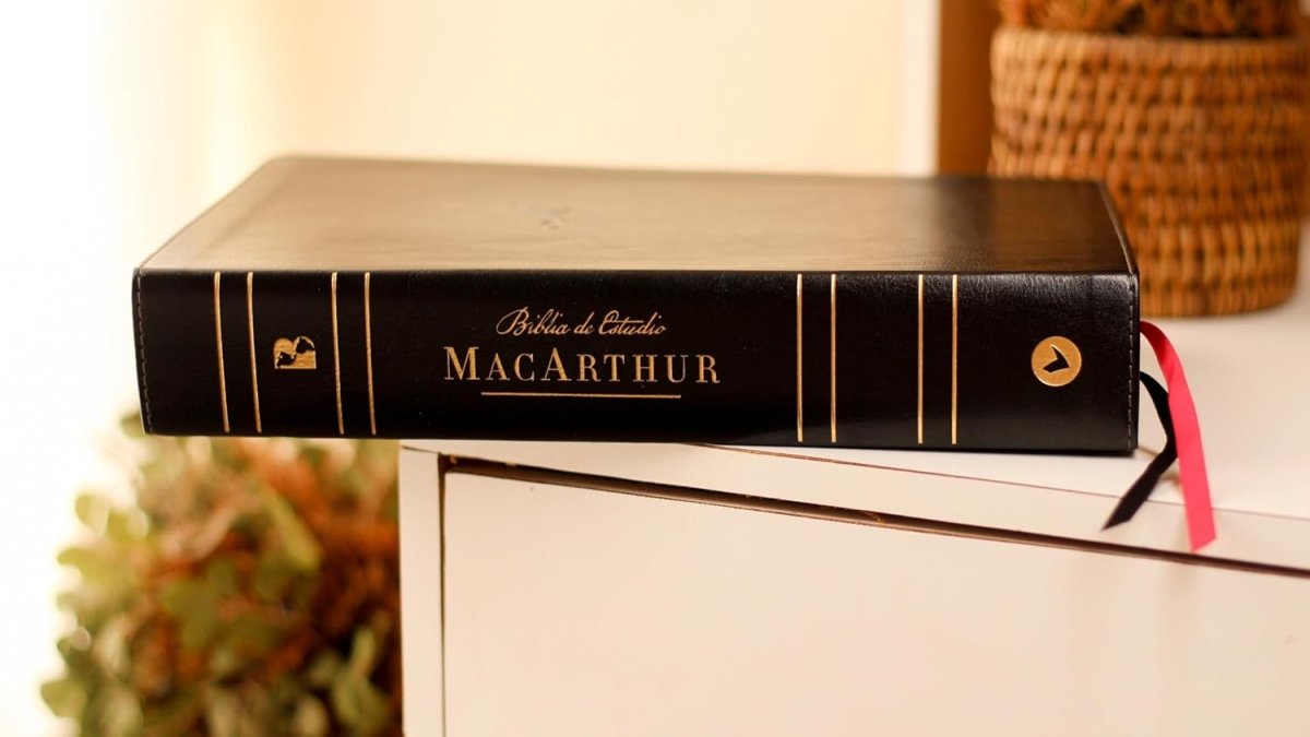 Biblia Nueva Biblia De Las Américas (NBLA) De Estudio MacArthur, Letra 11 Pt, 20×29, Tapa PU, Negro