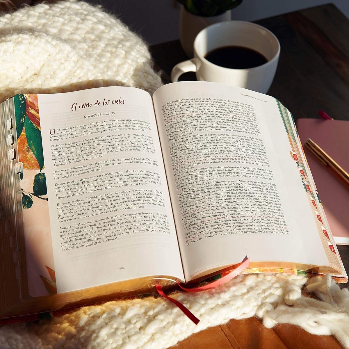 Biblia Reina-Valera 1960 Centrada En Cristo, Letra 9,5 Pt, 18×25, Índice, Tapa PU, Floral