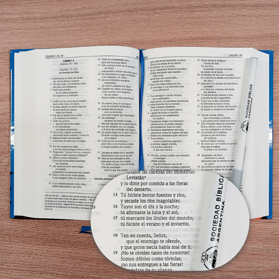 Biblia Dios Habla Hoy con Deuterocanónicos – Tapa Dura Azul, Letra 7 Puntos