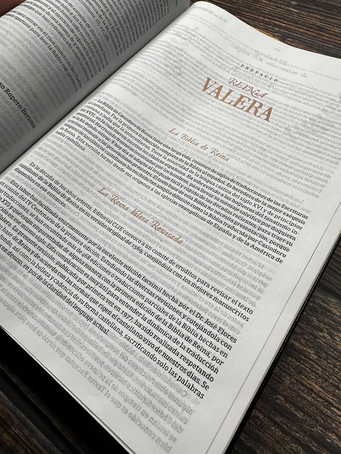 Biblia Reina Valera 1960 De Estudio Patrística Leathersoft, Marrón, Interior A Dos Colores, Palabras De Jesús En Rojo