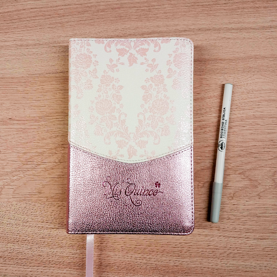 Biblia Mis Quince Reina Valera 1960 – Tapa Imitación Piel Rosa Floreado