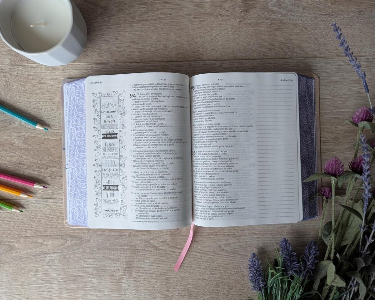 Biblia Nueva Traducción Viviente (NTV), Letra 8,25 Pt, 16×21, Inspira, Con Filament, Tapa PU, Rosa